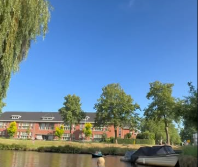 Uitzicht over de gracht bij Boeimeer Park